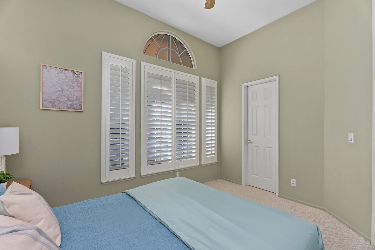 Den / flex room