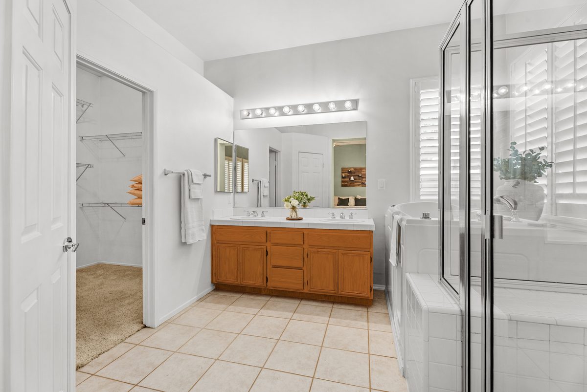 Primary bath dual vanity